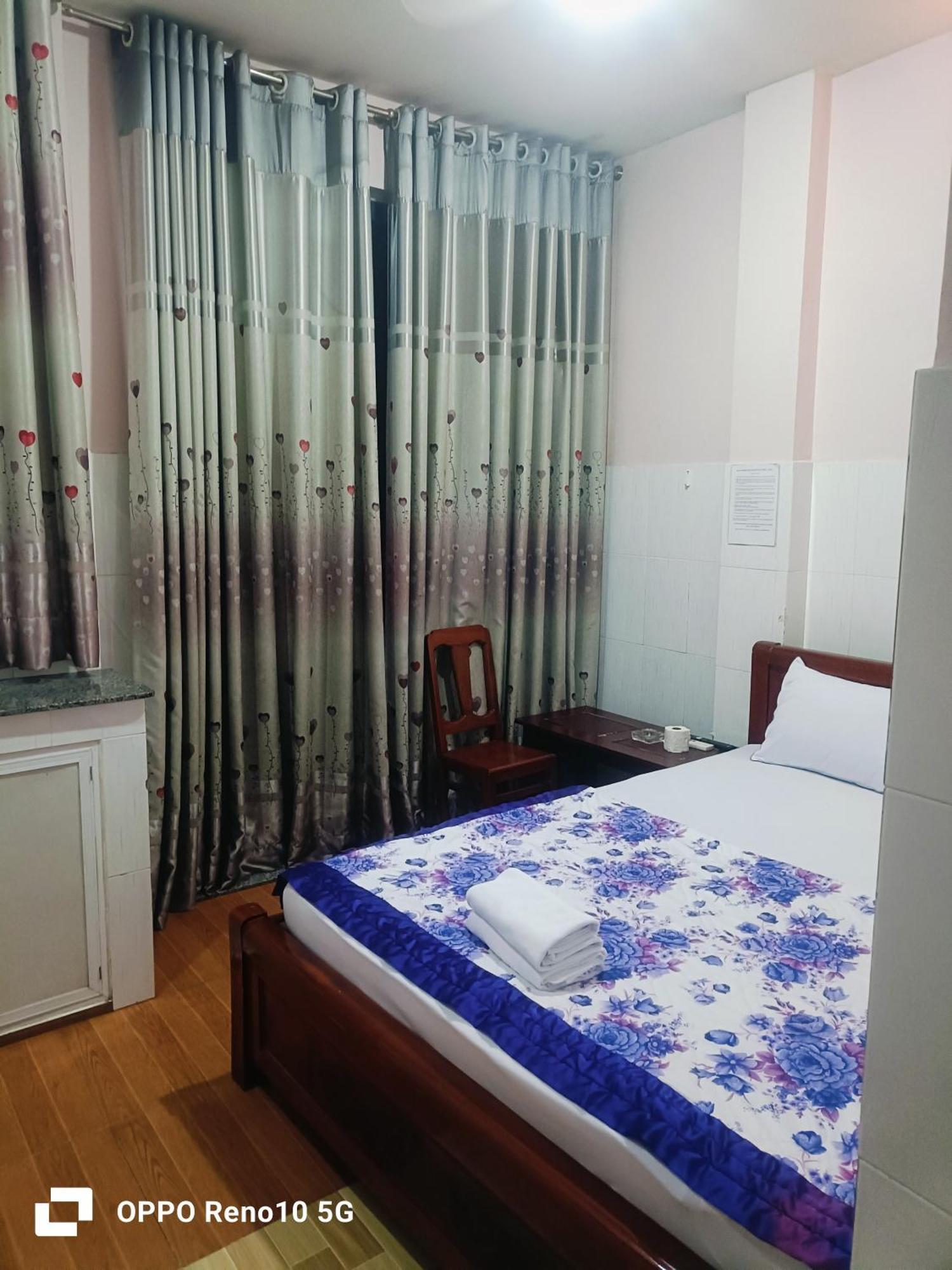 Hotel Phuong Linh Hô Chi Minh-Ville Extérieur photo